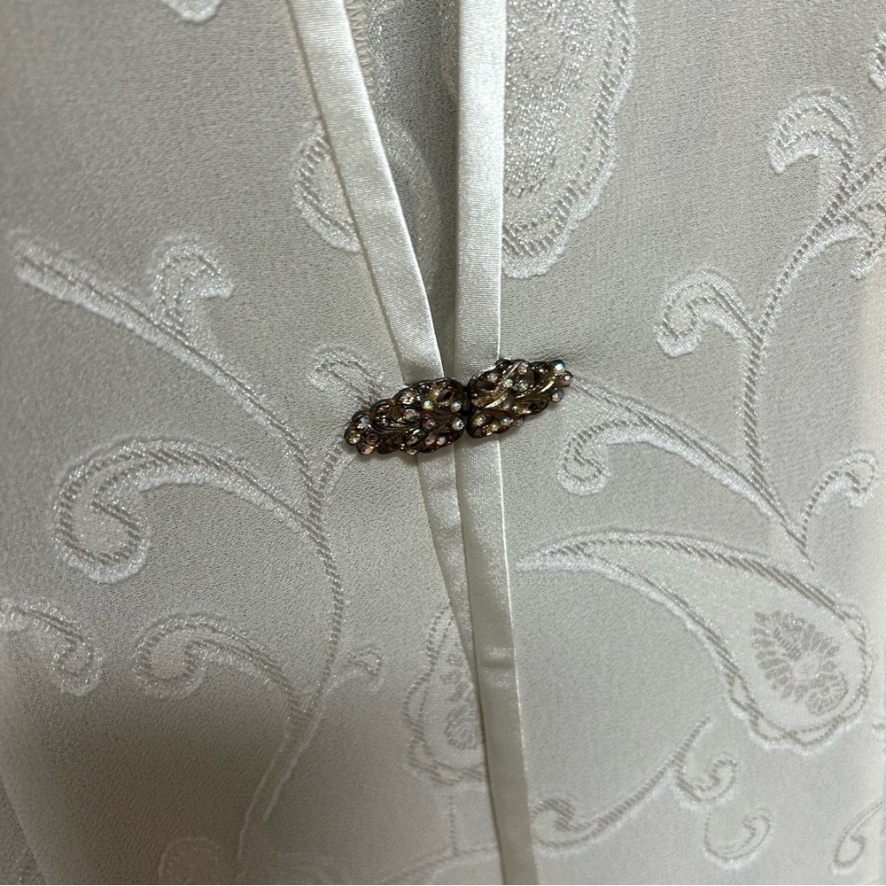 R&M Richards Vintage Paisley Print pearl blouse size 8 medium with tail - Picture 5 of 12